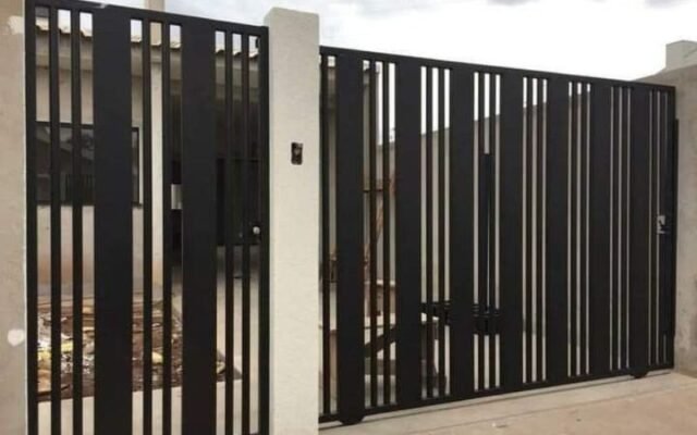 Vertical Bar Gate